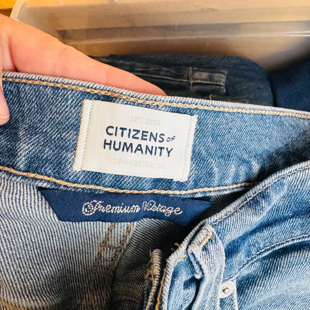 Citizens Of Humanity Straight Leg Jeans in Medium Blue Wash - Delfina Straight - Picture 4 of 13